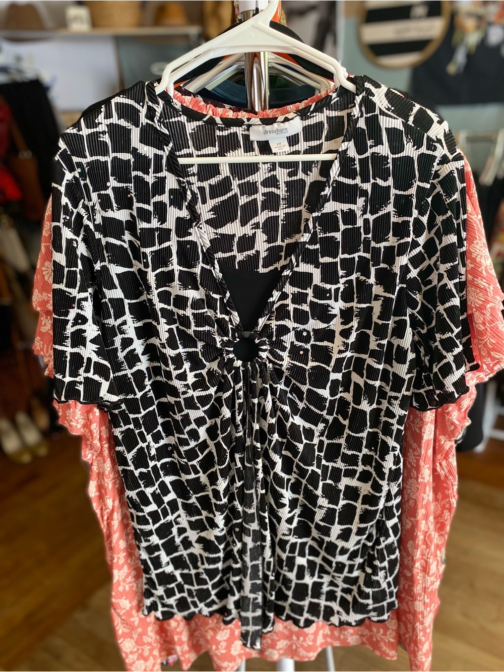 dressbarn Black & White Abstract Blouse - Picture 2 of 7